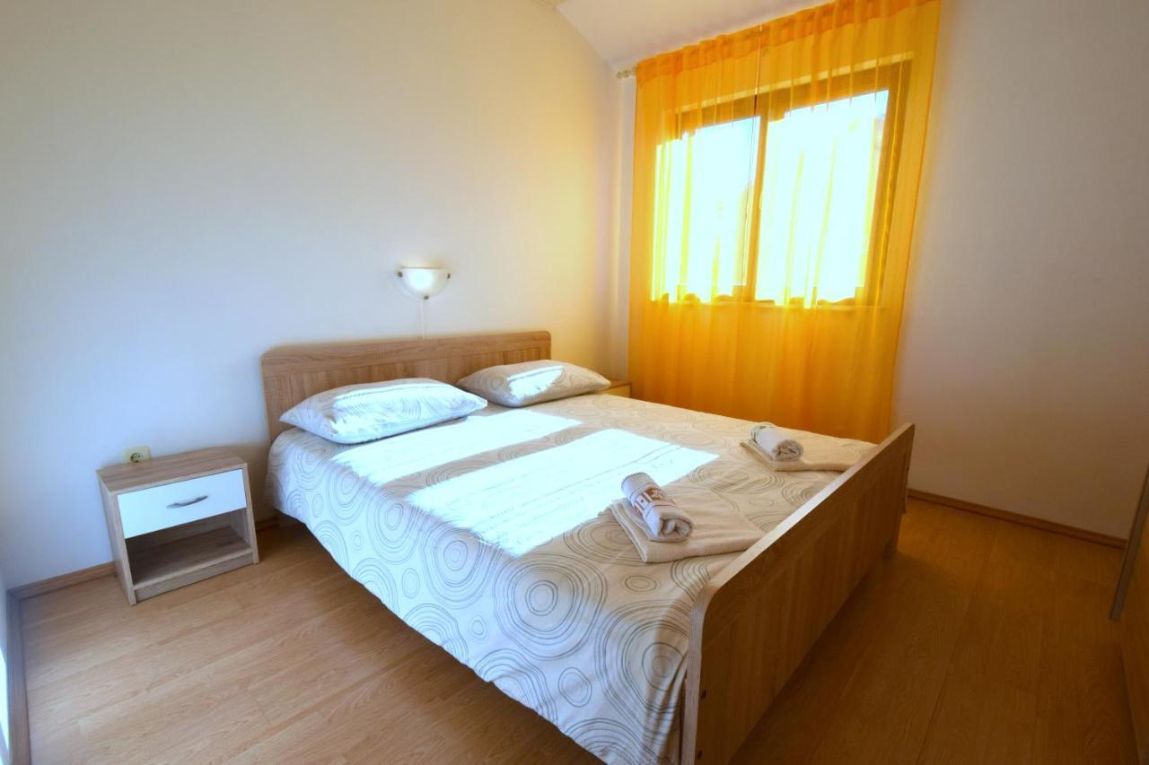 Apartments Marinela 奈维斯 外观 照片
